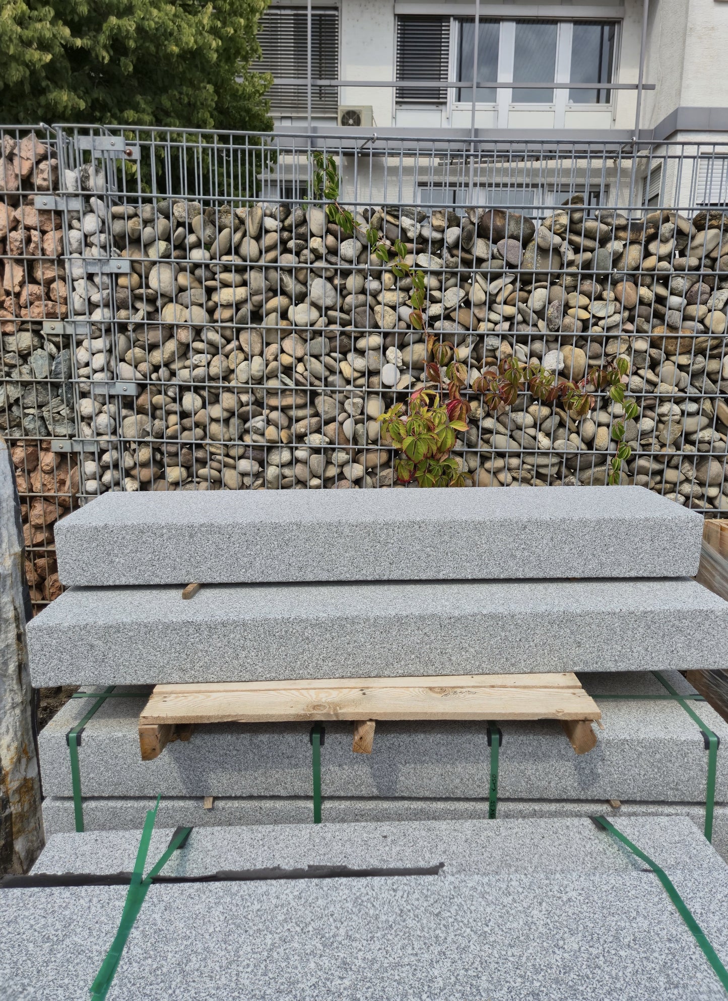 Blockstufen-Granit-grau-15x35x150cm-m2granit