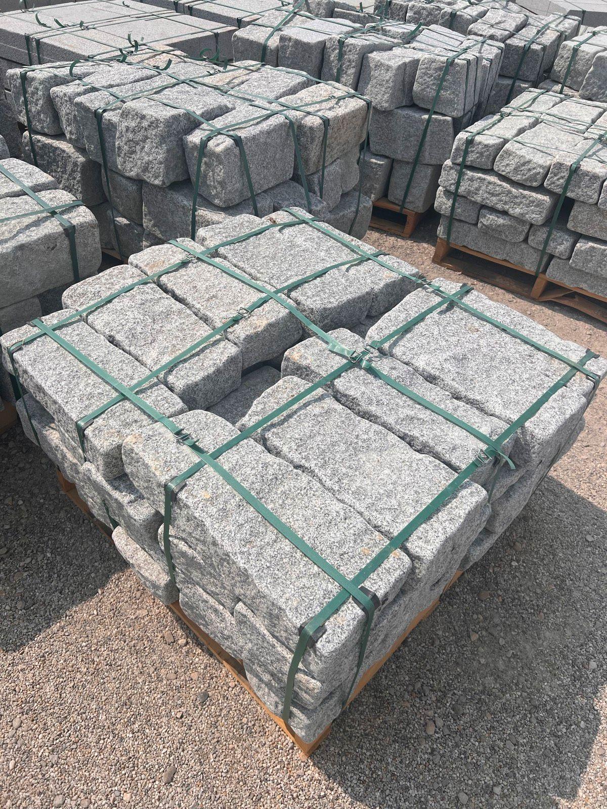 Mauersteine aus Granit | allseits gespalten und getrommelt | 10x20x50 - M2Granit