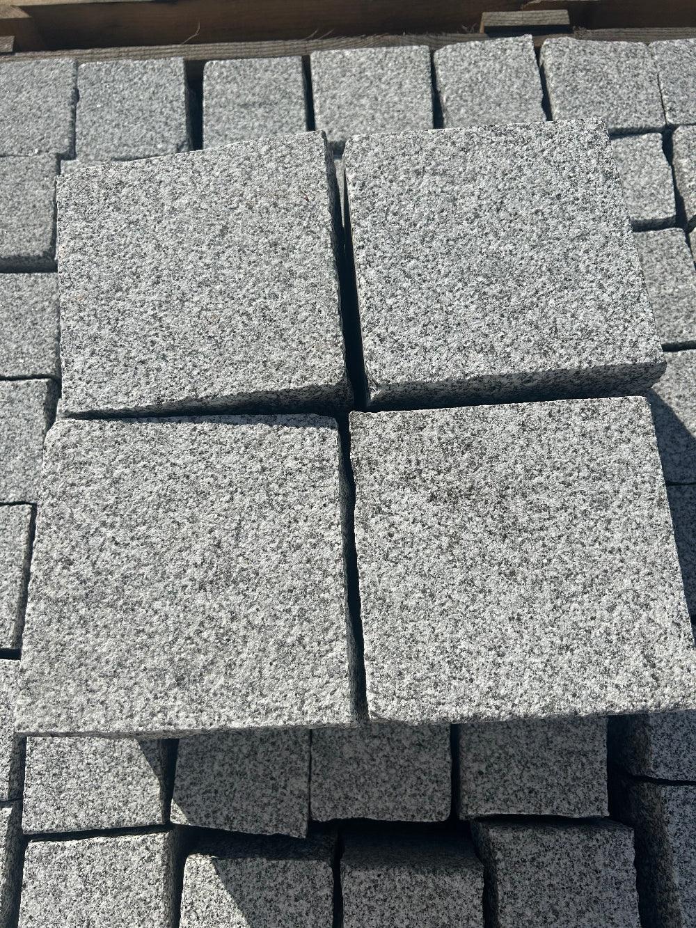 Großpflaster aus Granit | 16x16x16 | gesägt + gespalten - M2Granit