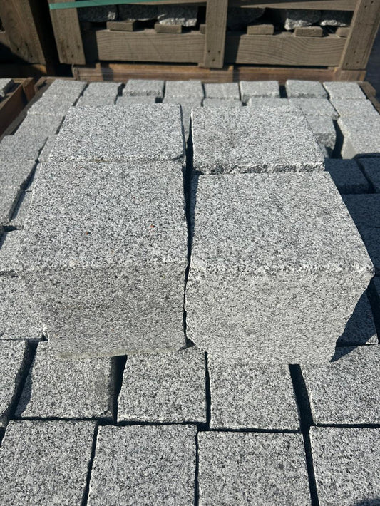 Großpflaster aus Granit | 16x16x16 | gesägt + gespalten - M2Granit