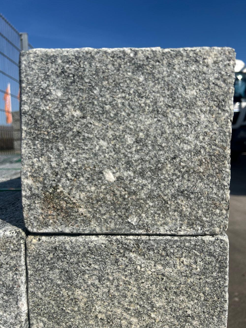 Mauersteine aus Granit | 15x17x35 | allseits gesägt & geflammt - M2Granit