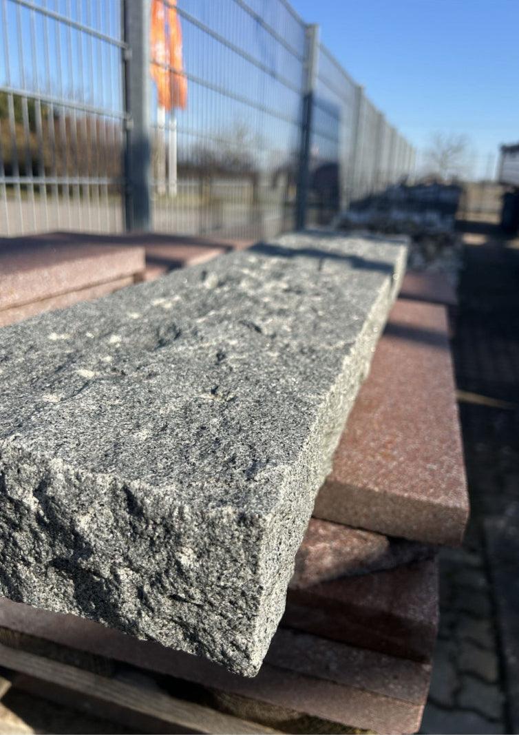Randsteine aus Granit | 8x20x100 | allseits gestockt - M2Granit
