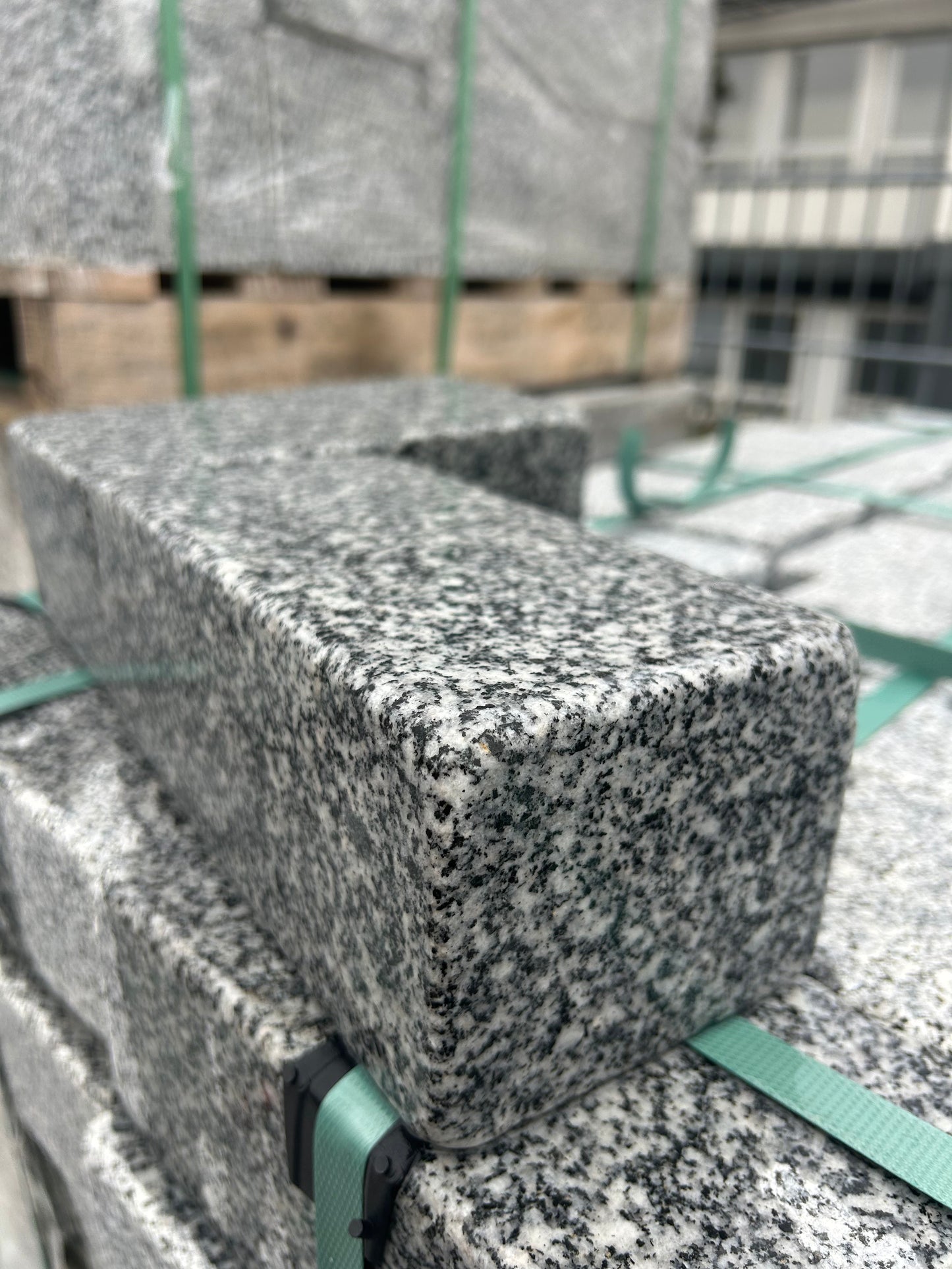 Pflastersteine aus Granit | 20x10x8cm | allseits getrommelt