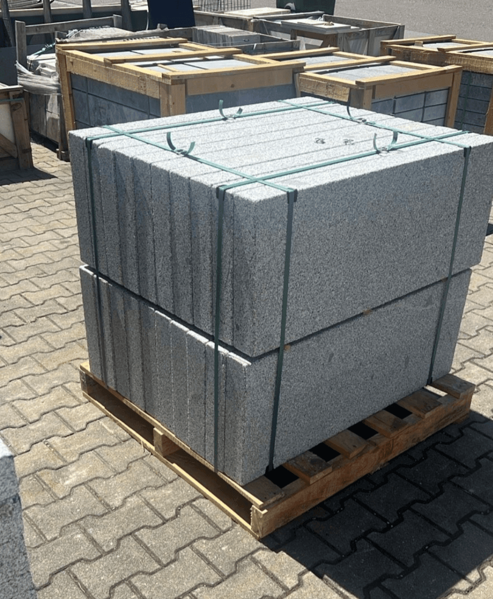Randsteine aus Granit | 8x40x100 | allseits gesägt - M2Granit