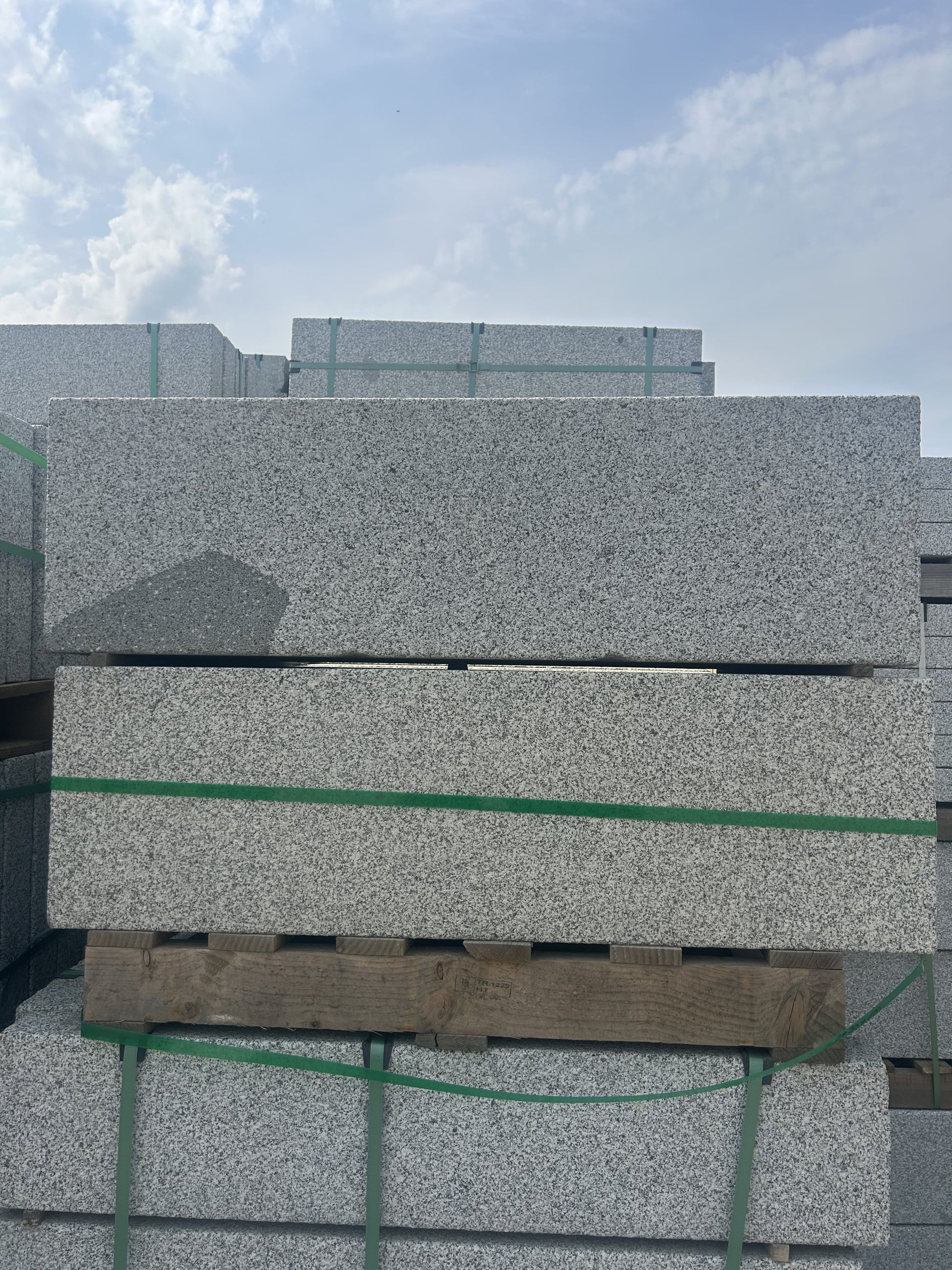 Randsteine-Granit-8x30x100cm-m2granit.de