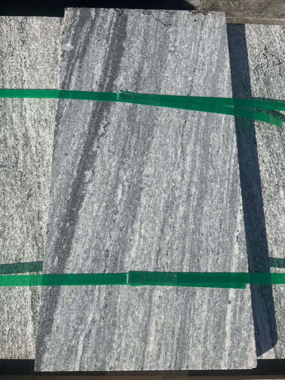 Terrassenplatten aus Granit | 40x60x3 | geflammt & gesägt - M2Granit