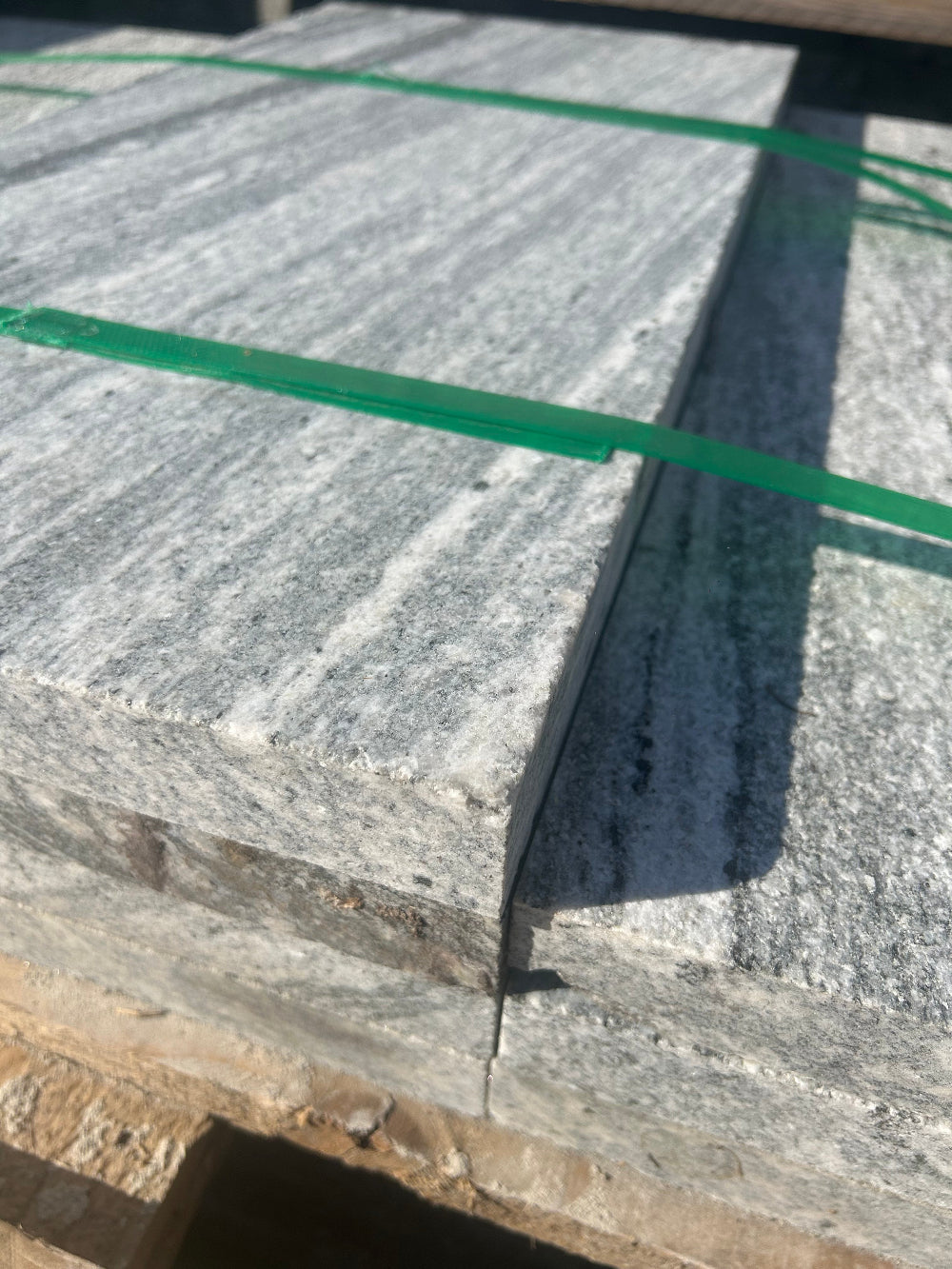 Terrassenplatten-Granit-40x60x3-allseits gesägt