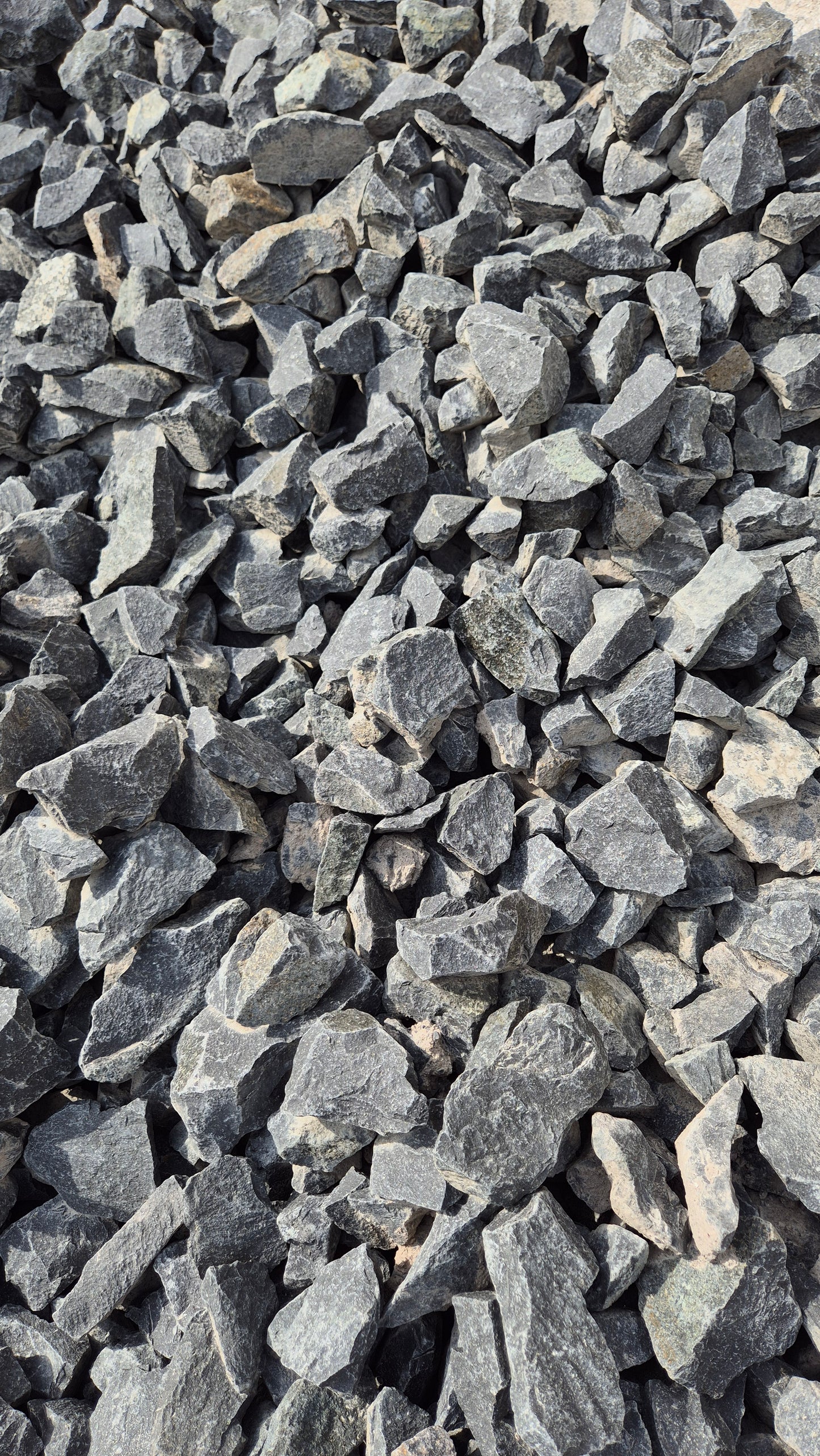 Basaltschroppen | 32mm - 54mm | schwarz - M2Granit