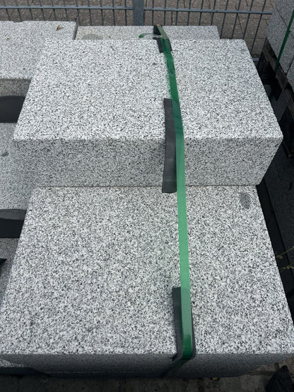 Blockstufen-Granit15x35x50-m2granit