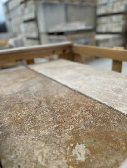 Blockstufen-Travertin-Gold-15x35x100cm-m2granit
