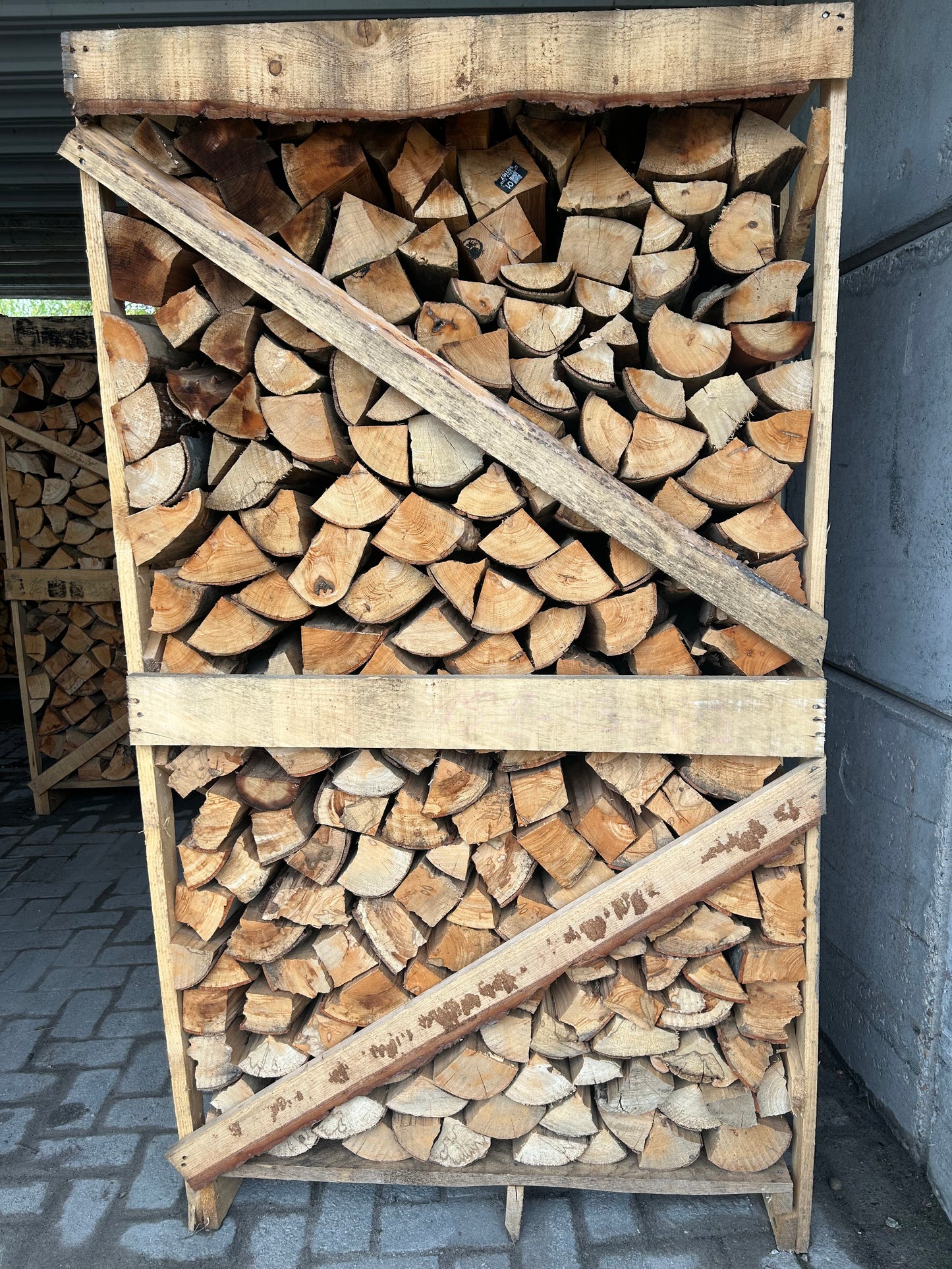 Brennholz-Kaminholz-Buche-lieferbar