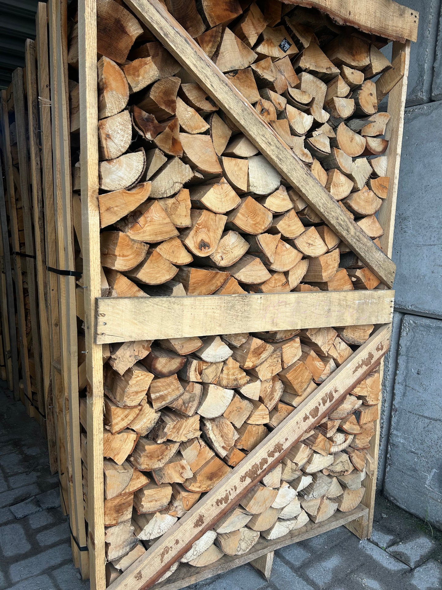 Brennholz-Kaminholz-Buche-m2granit