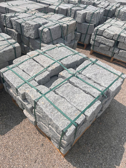 Grani-Mauersteine-10x20x50cm-rundherum_gespalten-und-getrommelt