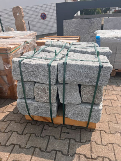 Granit-Mauersteine-20x20x40cm-rundherum-gespalten-und-getrommelt