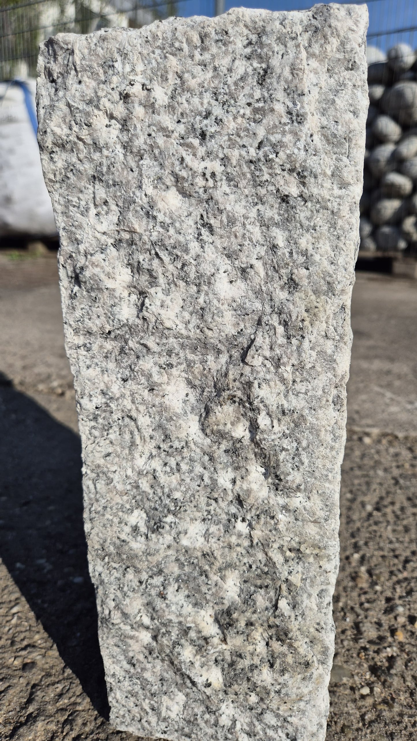 Palisaden aus Granit | allseits gestockt