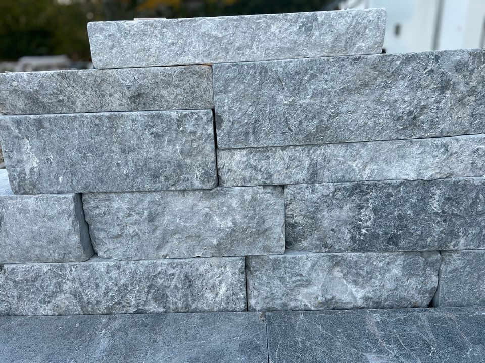 Mauersteine aus Kalkstein/Dolomit | Stoß- und Lagerfugen gesägt | Silver Grey - M2Granit