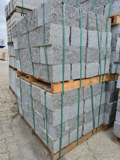 Mauersteine aus Granit | Stoß und Lagerfugen gesägt | 15x20x40