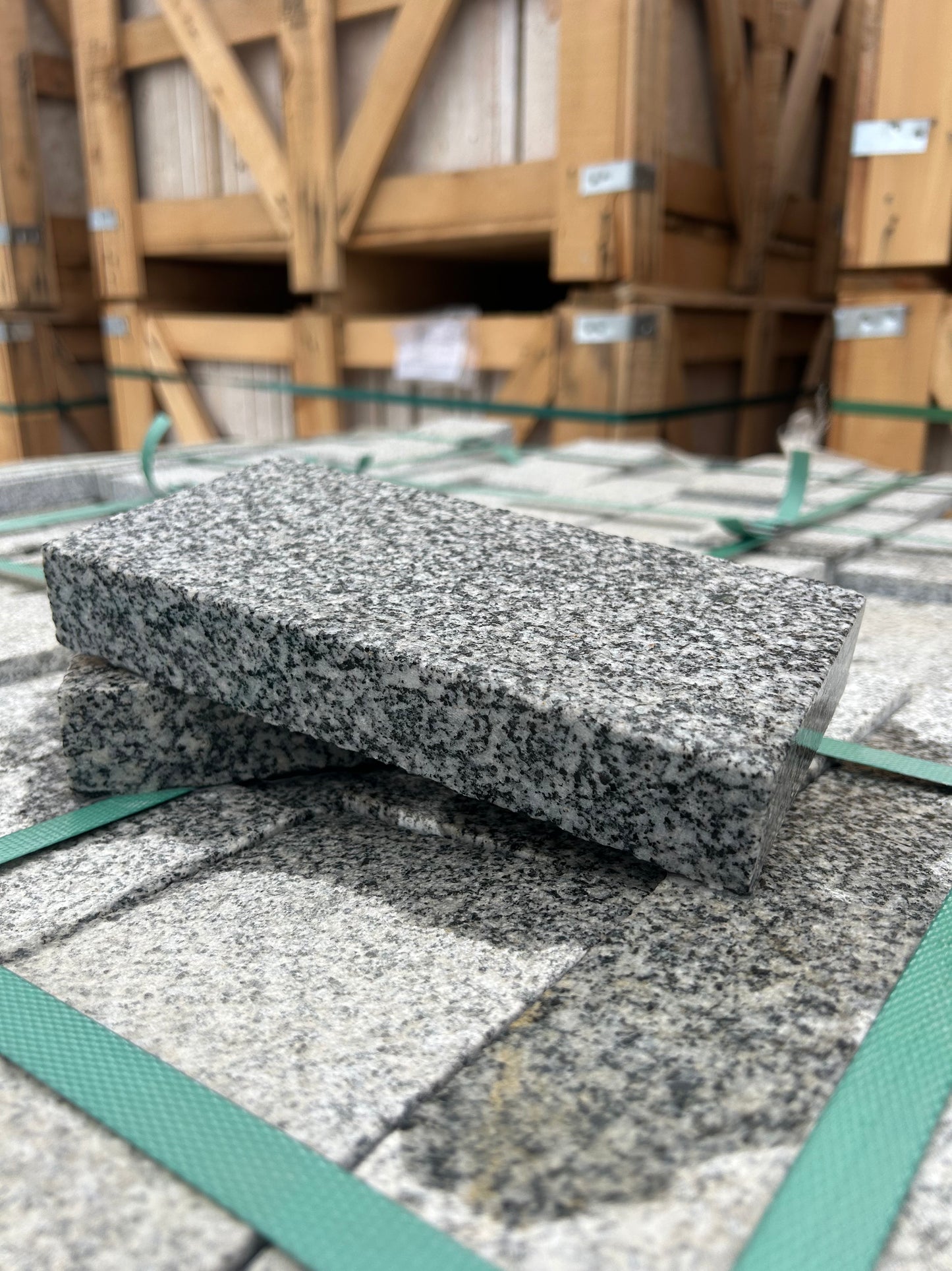 Pflastersteine-Granit-20-10-3cm-allseits-gesägt