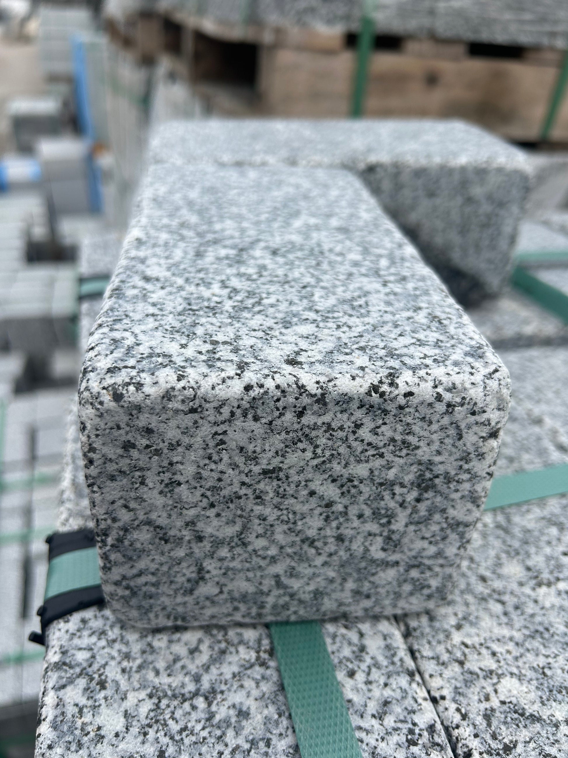 Pflastersteine aus Granit | 20x10x8cm | allseits getrommelt