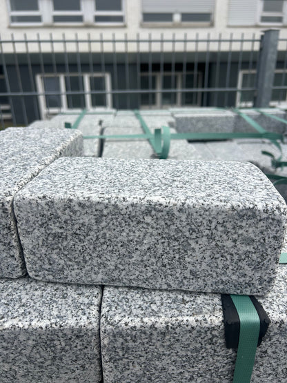 Pflastersteine aus Granit | 20x10x8cm | allseits getrommelt