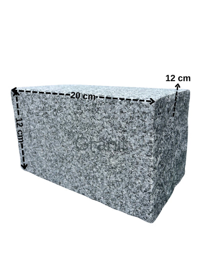 Pflastersteine-Granit-20x12x12cm-gespalten-getrommelt-nass-m2granit