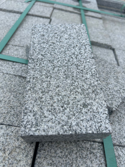 Pflastersteine-Granit-20-10-3cm-allseits-gesägt