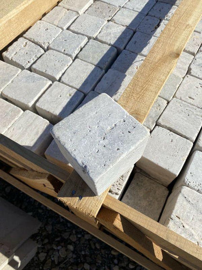 Pflastersteine aus Travertin Silver - 7.5x10x10 - M2Granit