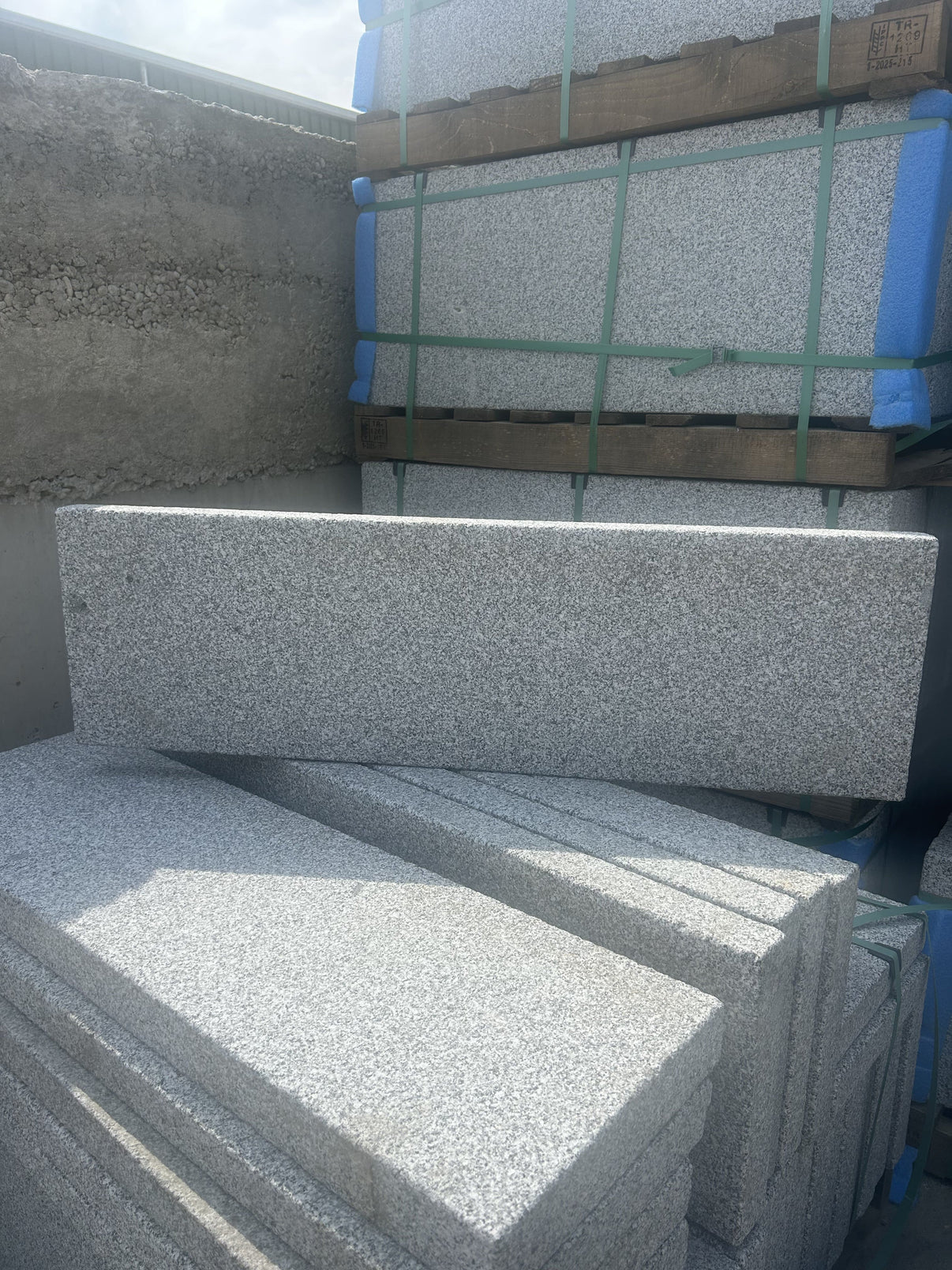 Granit Randsteine 100x25x6