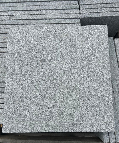 Terrassenplatten aus Granit | 60x60x3cm | allseits gesägt
