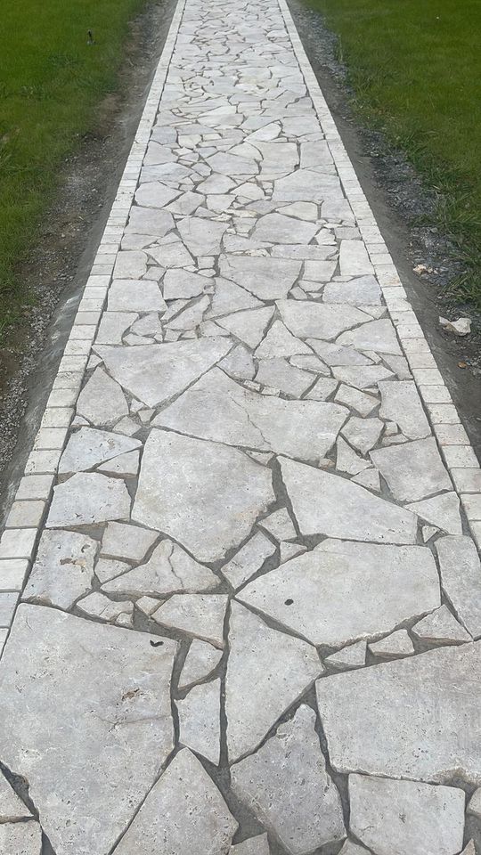 Polygonalplatten aus Travertin | getrommelt & kalibriert |