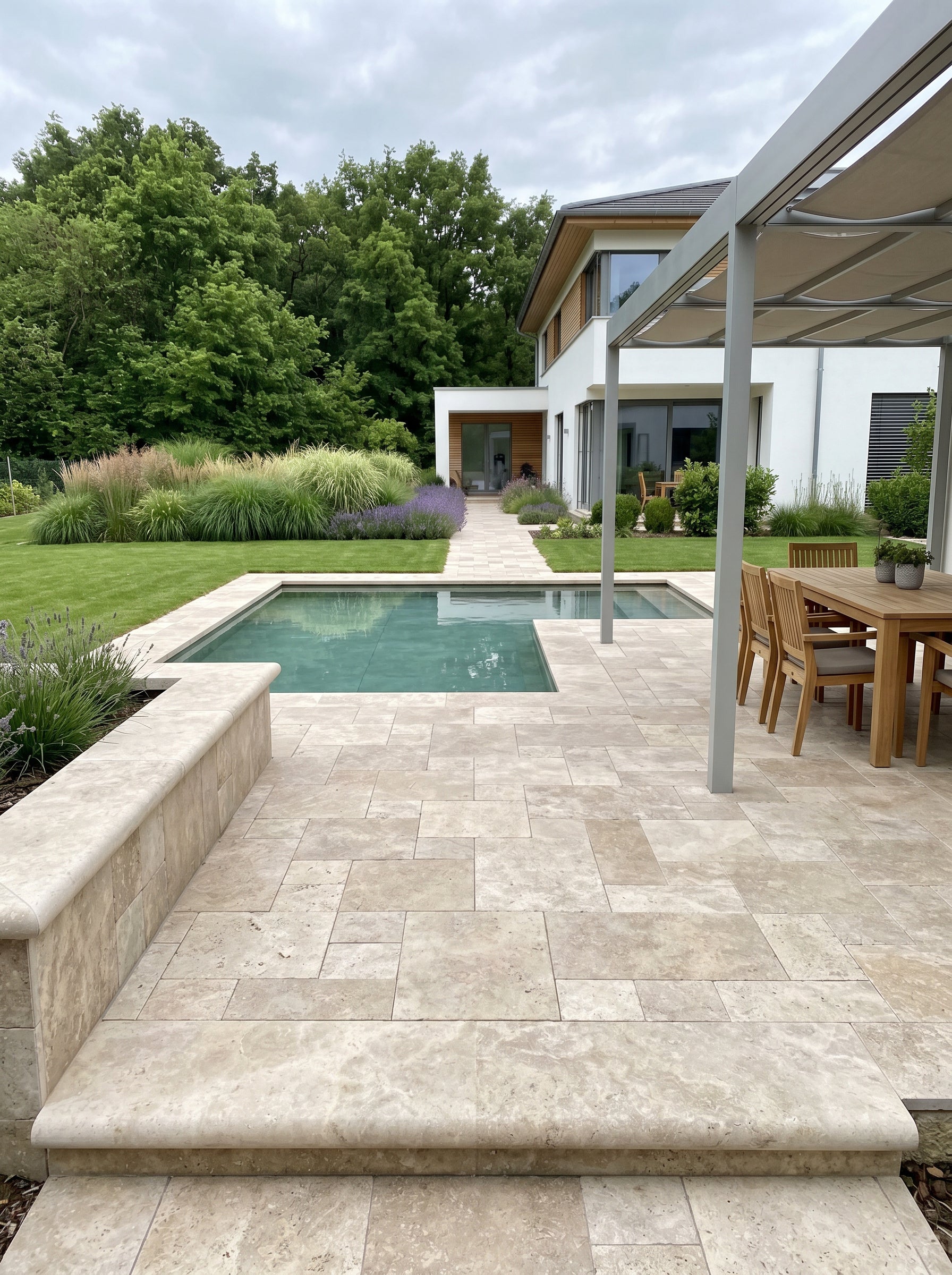 Travertin-Terrassenplatte-Noce-projektbild-pool-m2granit