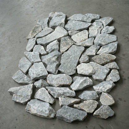 Mauerverblender aus Travertin Silver | Polygonal | gesägt und rau