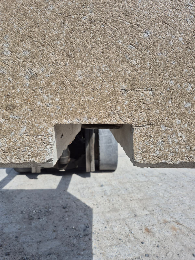 Beton Boxensteine Grau – m2Granit – Nahaufnahme einer Staplertasche