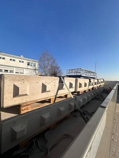 Beton Boxensteine Grau – m2Granit – Palettenansicht