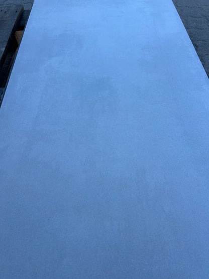 Feinsteinzeug-Fliese Essential White matt, Tageslicht im Schatten