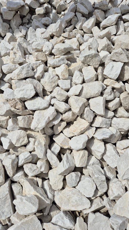 Kristallmarmor Schroppen Veneziano Mattweiß, matt – m2Granit – Nahaufnahme der Oberfläche