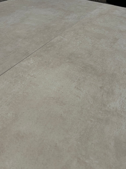Keramikplatte Stone Grey, Tageslicht im Schatten